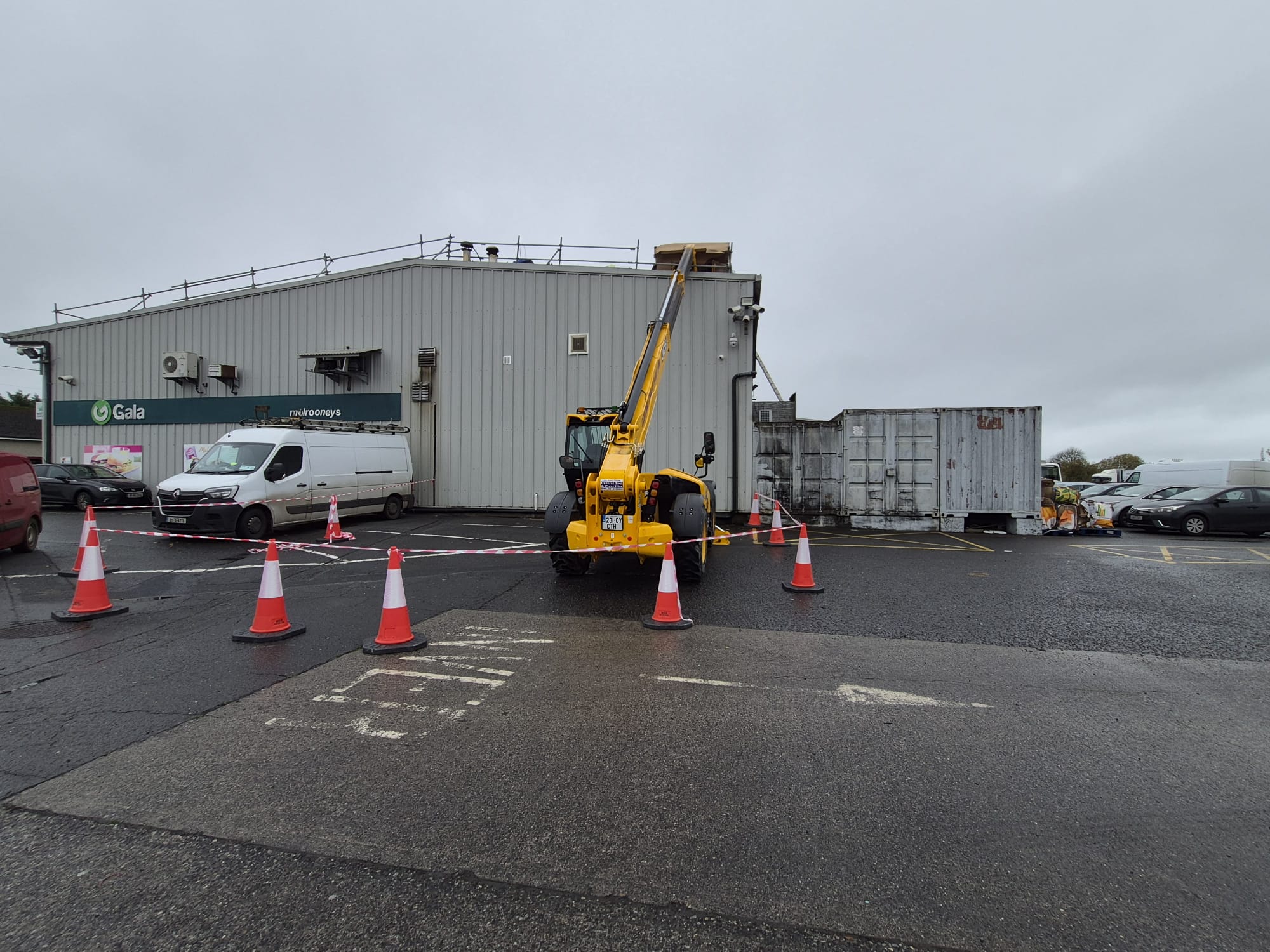 solarco installing panels at a service station